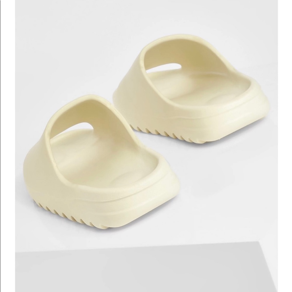 Cream chunky slider slide sandals